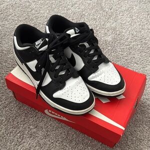 Nike Panda Dunks